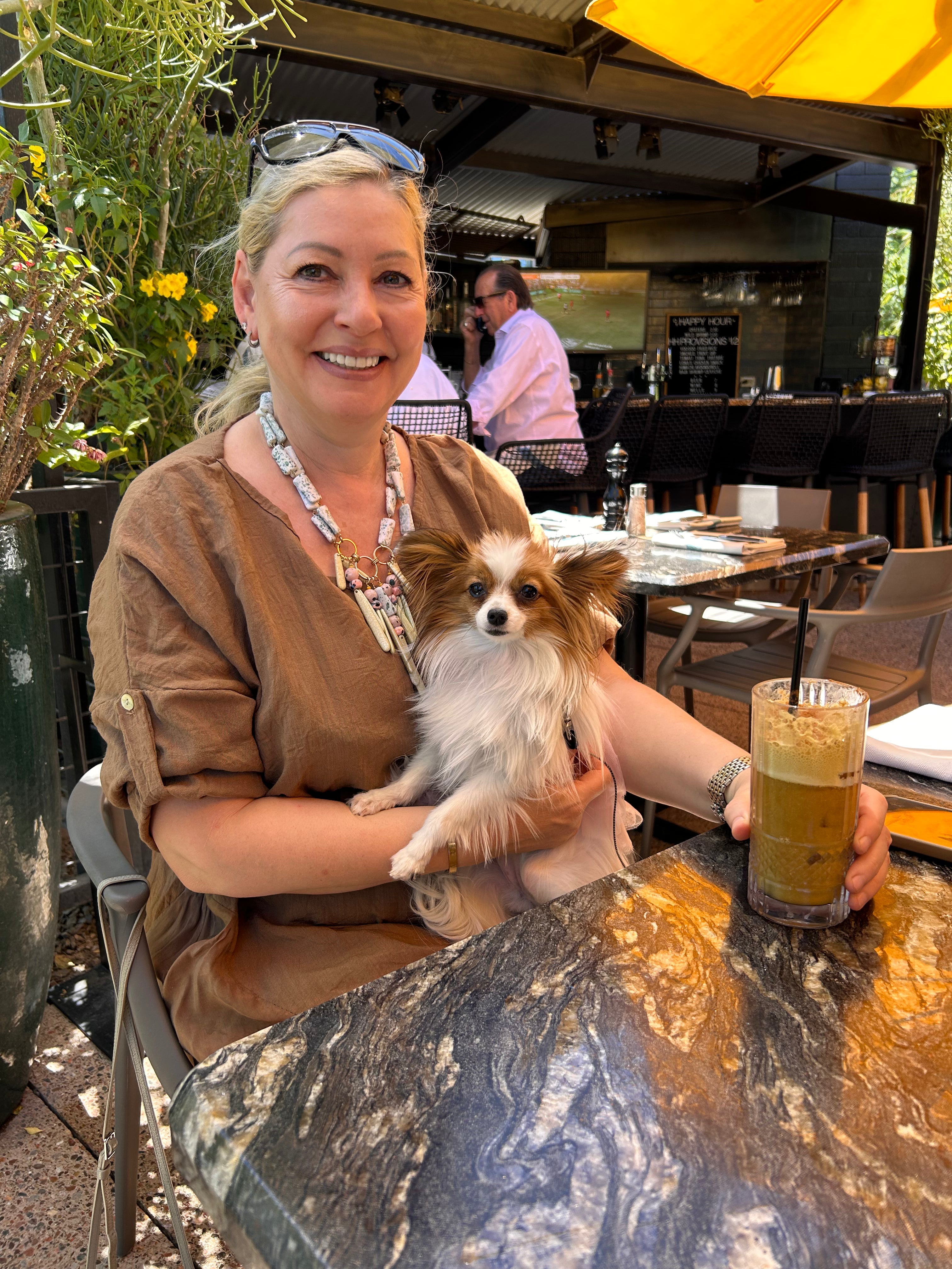 Umka on a Scottsdale restaurant patio, Umka Papillon