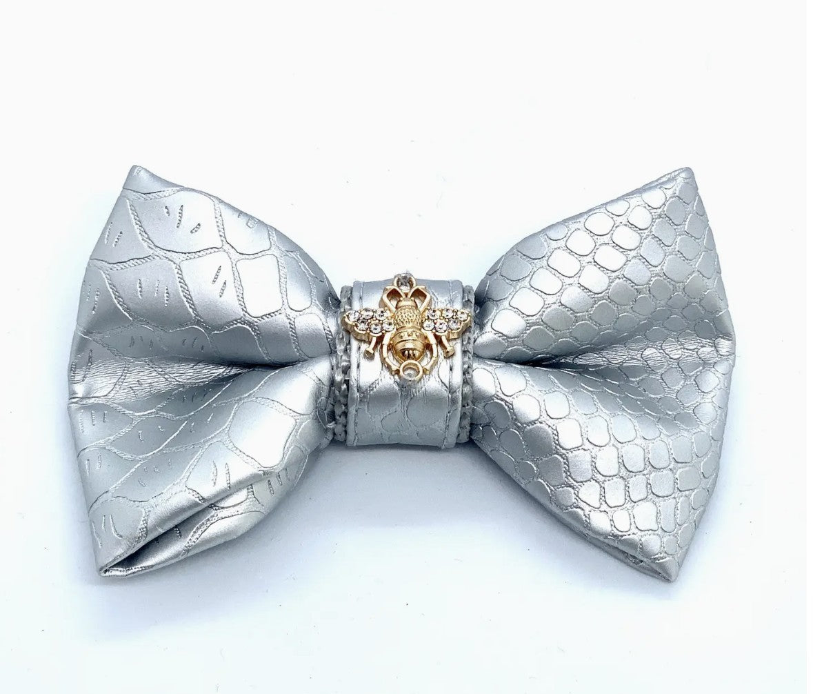 Luxury Bow Tie in Silver, Umka Papillon